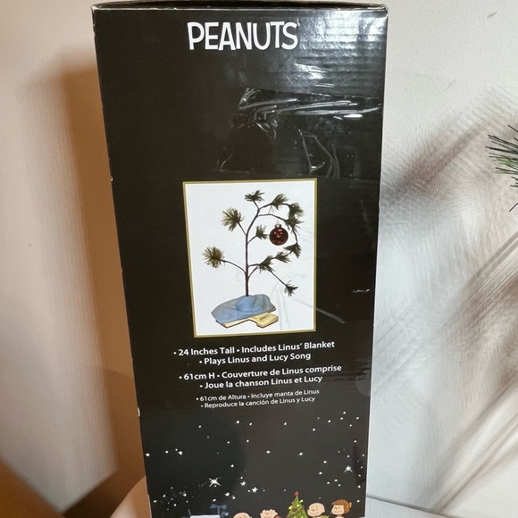 Green Charlie Brown PEANUTS Holiday Decor Tree with Red Ornament - Picture 6 of 7